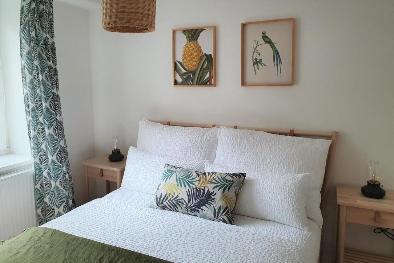 Pb Ferienwohnungen - Fewo 1 - Stilvoll Eingerichtetes Apartment Im Herzen Senftenbergs Kültér fotó
